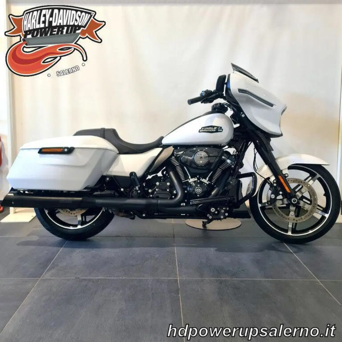 Harley-Davidson 117 Street Glide (2021) - FLHXSE (2)