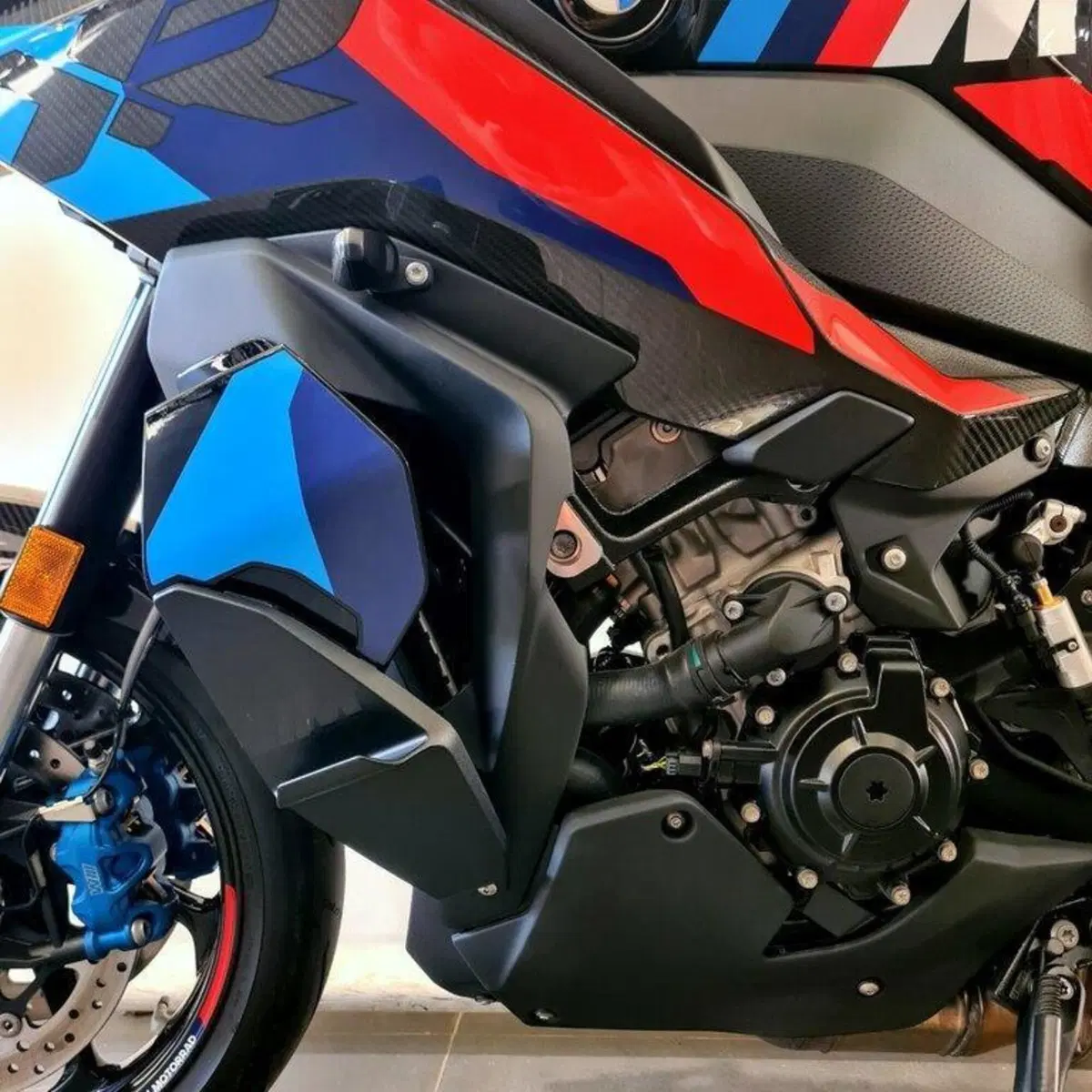Bmw M 1000 XR (2024 - 27) (10)