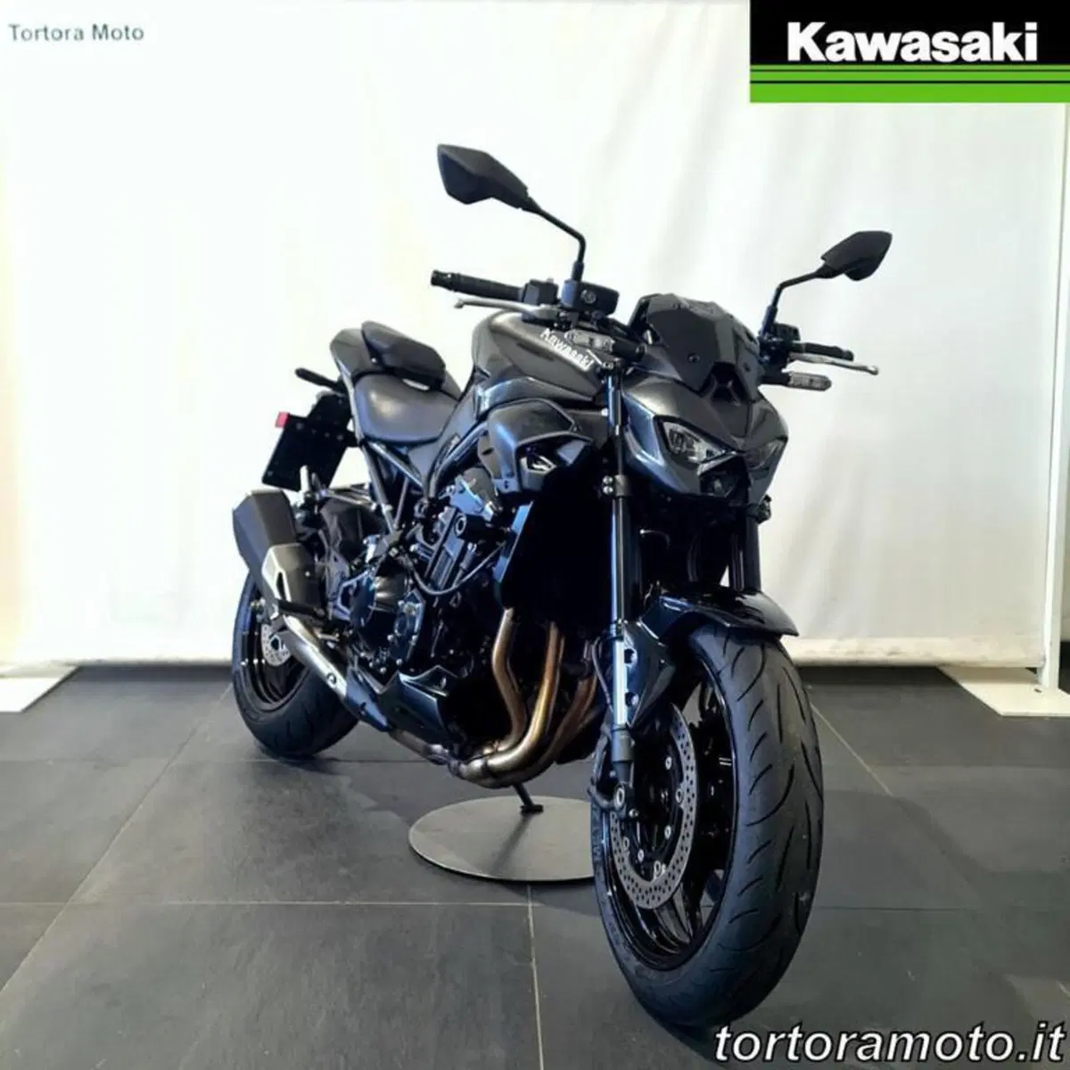 Kawasaki Z 900 (2025 - 26) (4)
