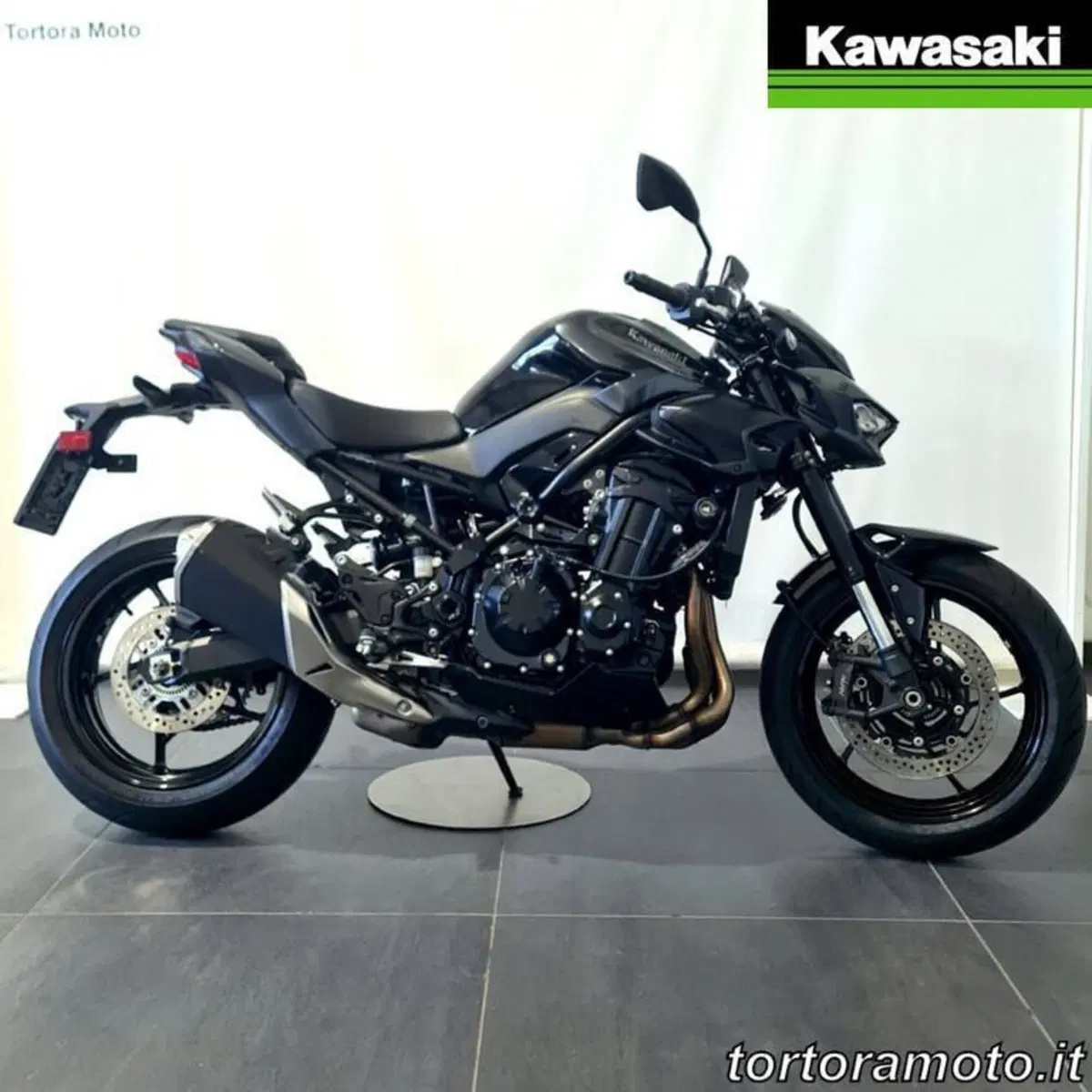 Kawasaki Z 900 (2025 - 26) (2)