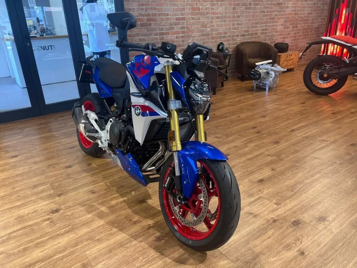 Bmw F 900 R (2025 - 27) (3)