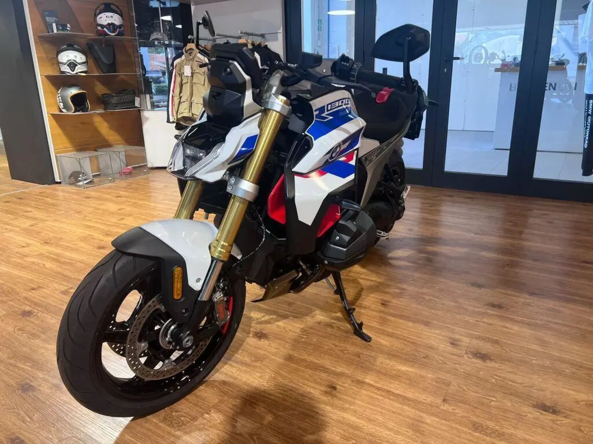 Bmw R 1300 R (2026 - 27) (4)