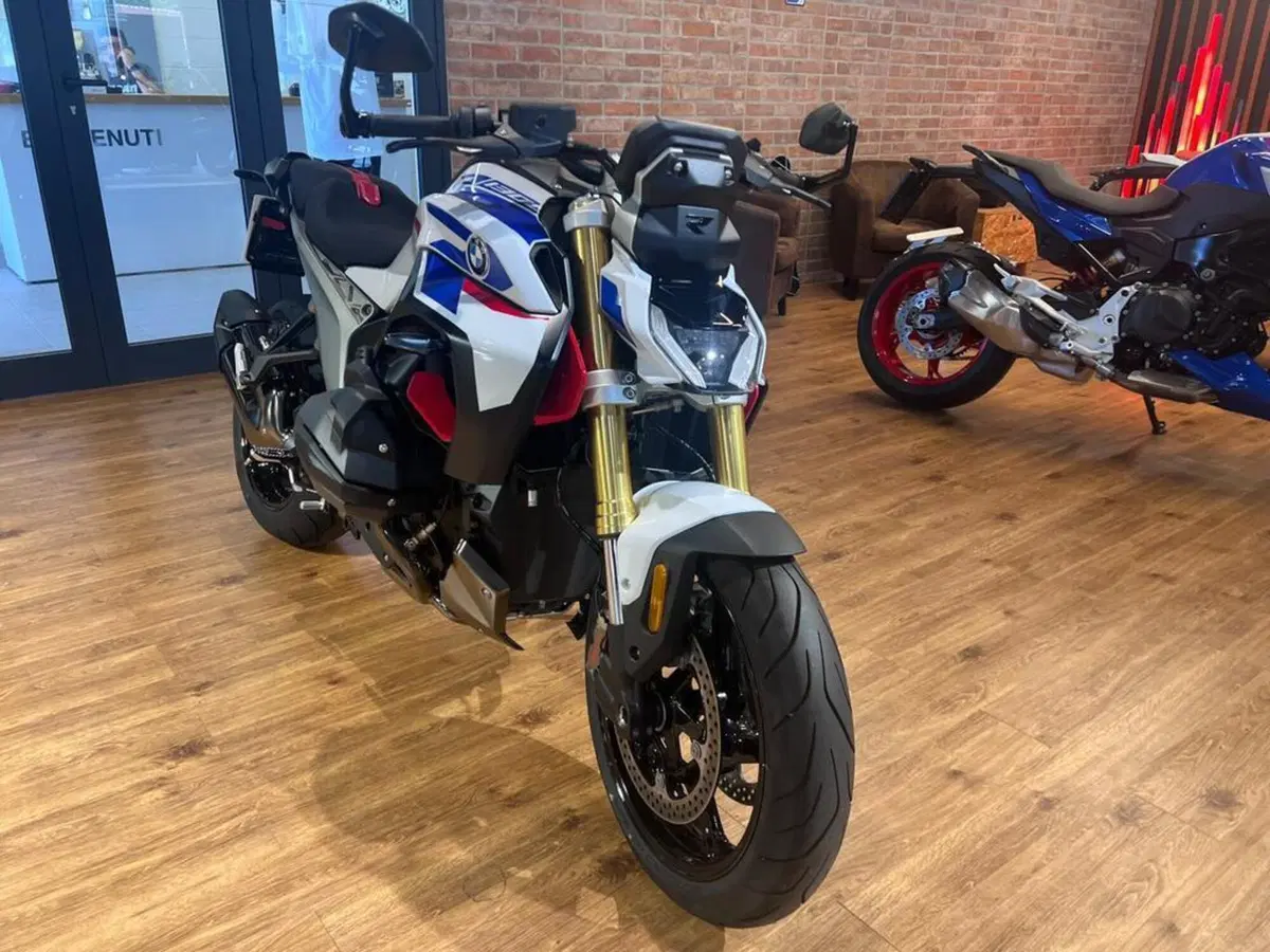 Bmw R 1300 R (2026 - 27) (3)
