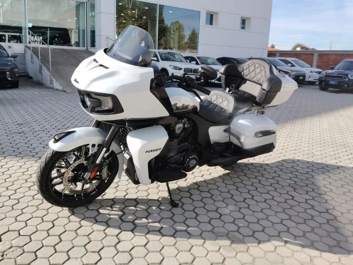 Indian Pursuit 1834 Powerplus Dark Horse (2025 - 26)