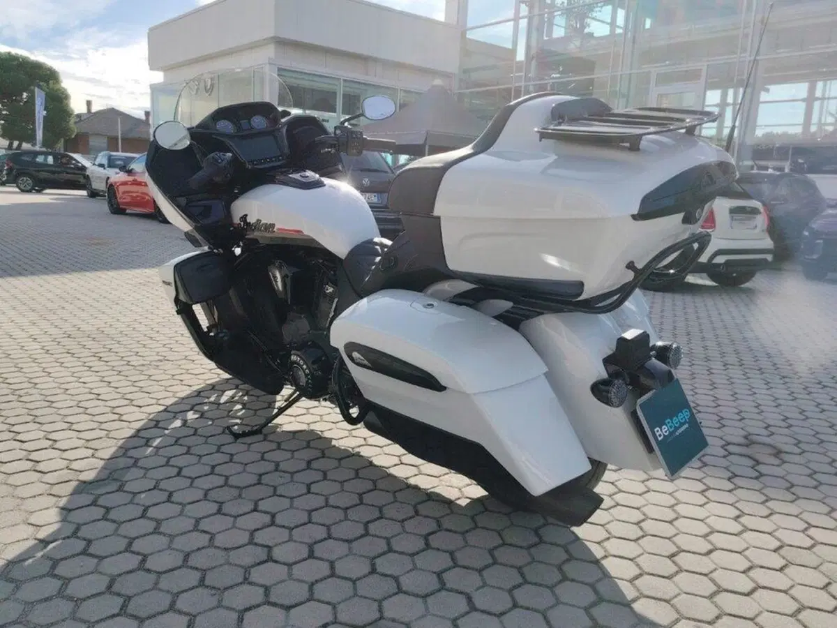 Indian Pursuit 1834 Powerplus Dark Horse (2025 - 26) (5)