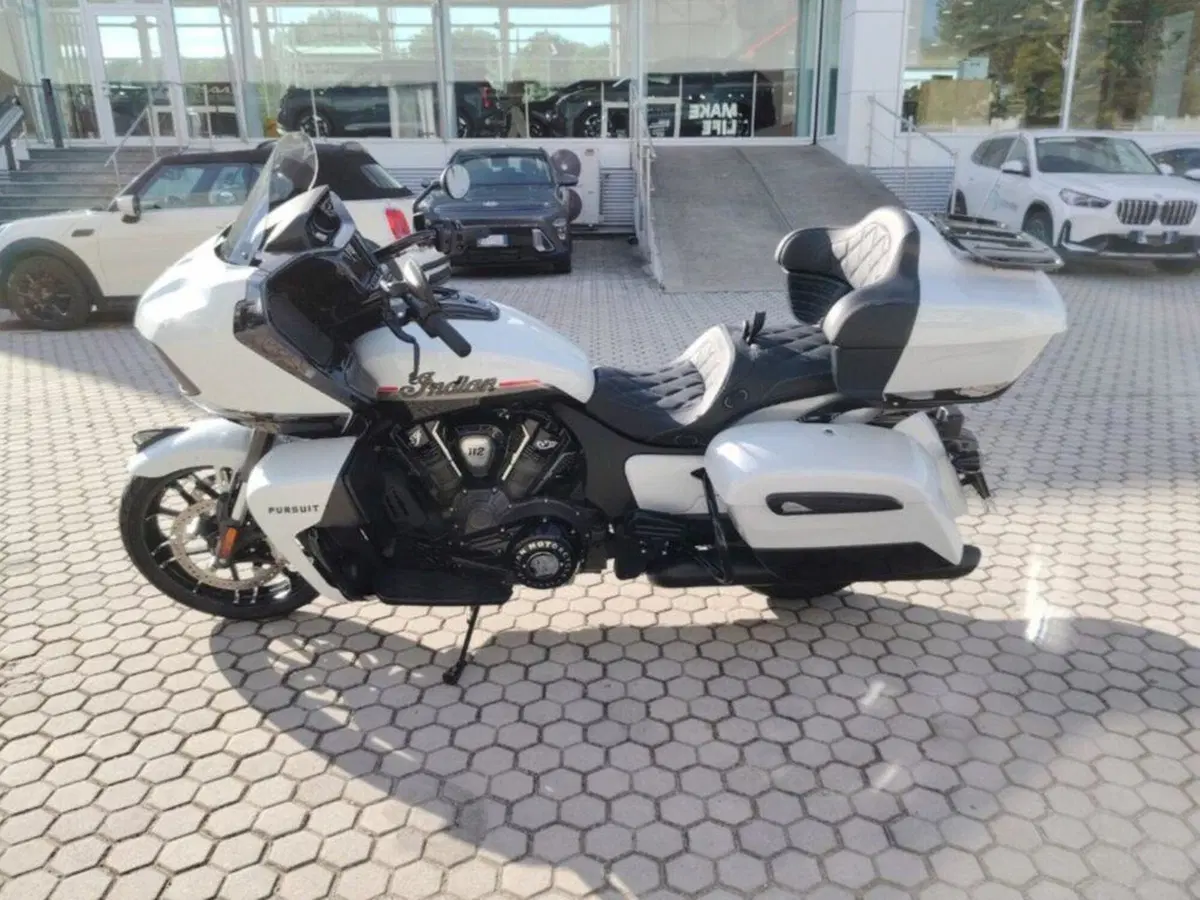 Indian Pursuit 1834 Powerplus Dark Horse (2025 - 26) (4)