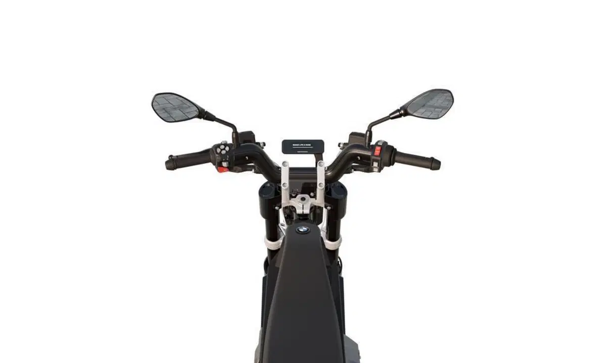 Bmw CE 02 (2024 - 26) (4)