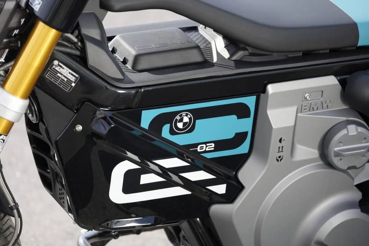 Bmw CE 02 (2024 - 26) (9)