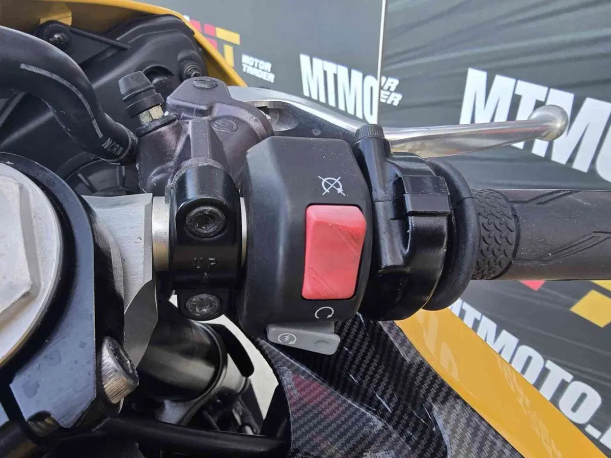 Yamaha YZF R6 (2006 - 07) (7)