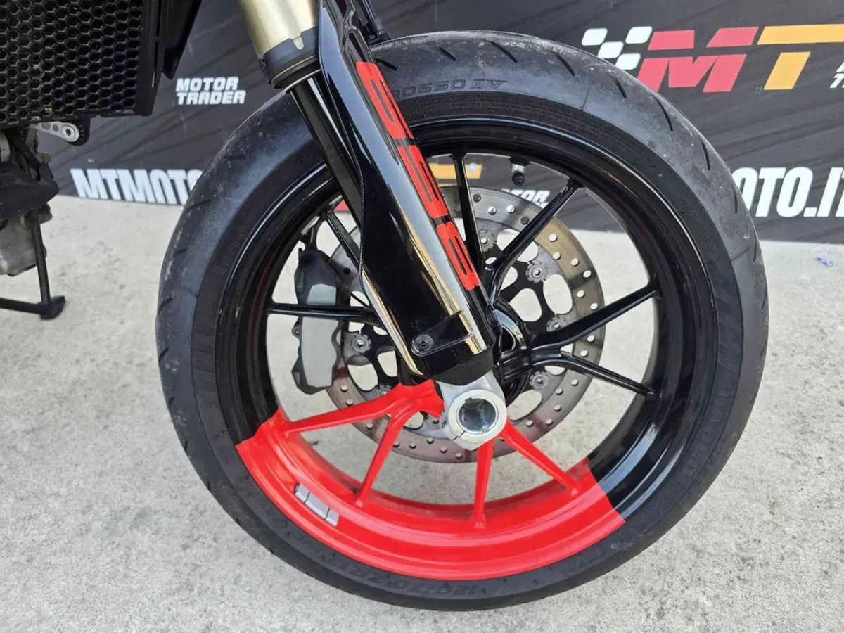 Ducati Hypermotard 698 Mono RVE (2024 - 26) (7)