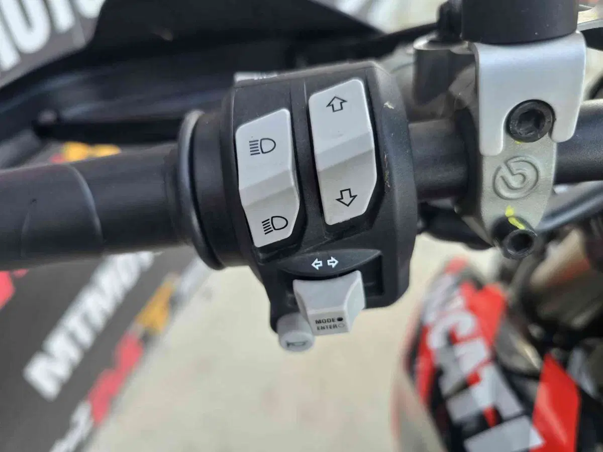 Ducati Hypermotard 698 Mono RVE (2024 - 26) (14)