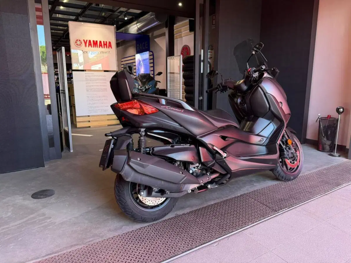 Yamaha X-Max 400 ABS (2017 - 20) (4)