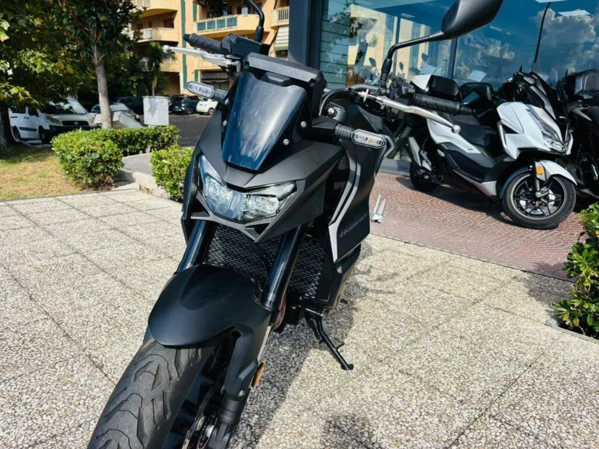 Honda CB 750 Hornet (2025) (5)