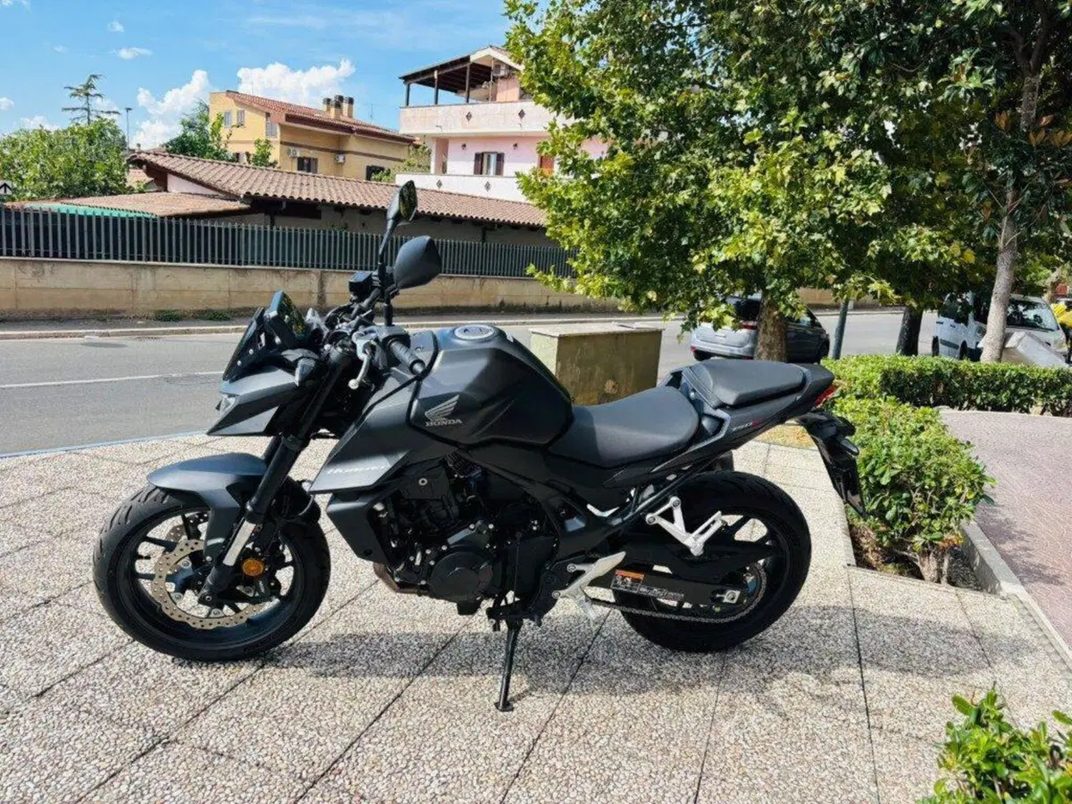 Honda CB 750 Hornet (2025) (4)
