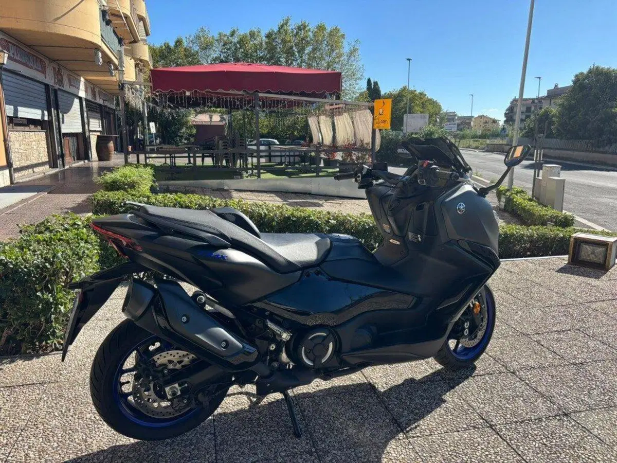 Yamaha T-Max 560 (2025 - 26) (7)