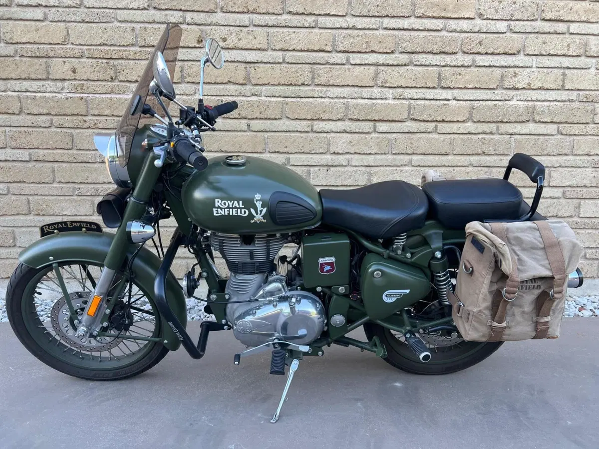 Royal Enfield Classic 500 EFI Battle Green (2017 - 20) (2)