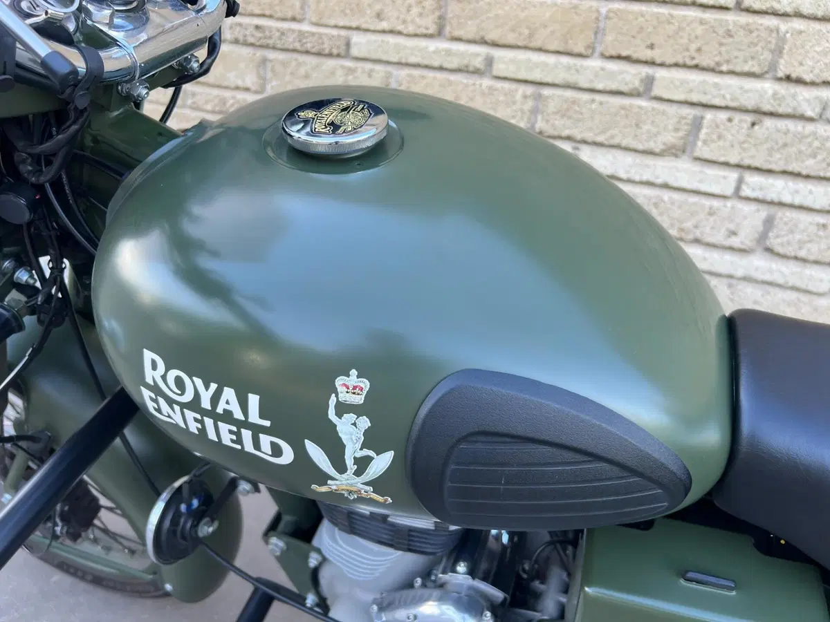 Royal Enfield Classic 500 EFI Battle Green (2017 - 20) (3)