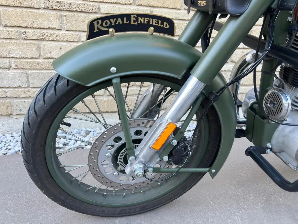 Royal Enfield Classic 500 EFI Battle Green (2017 - 20) (5)