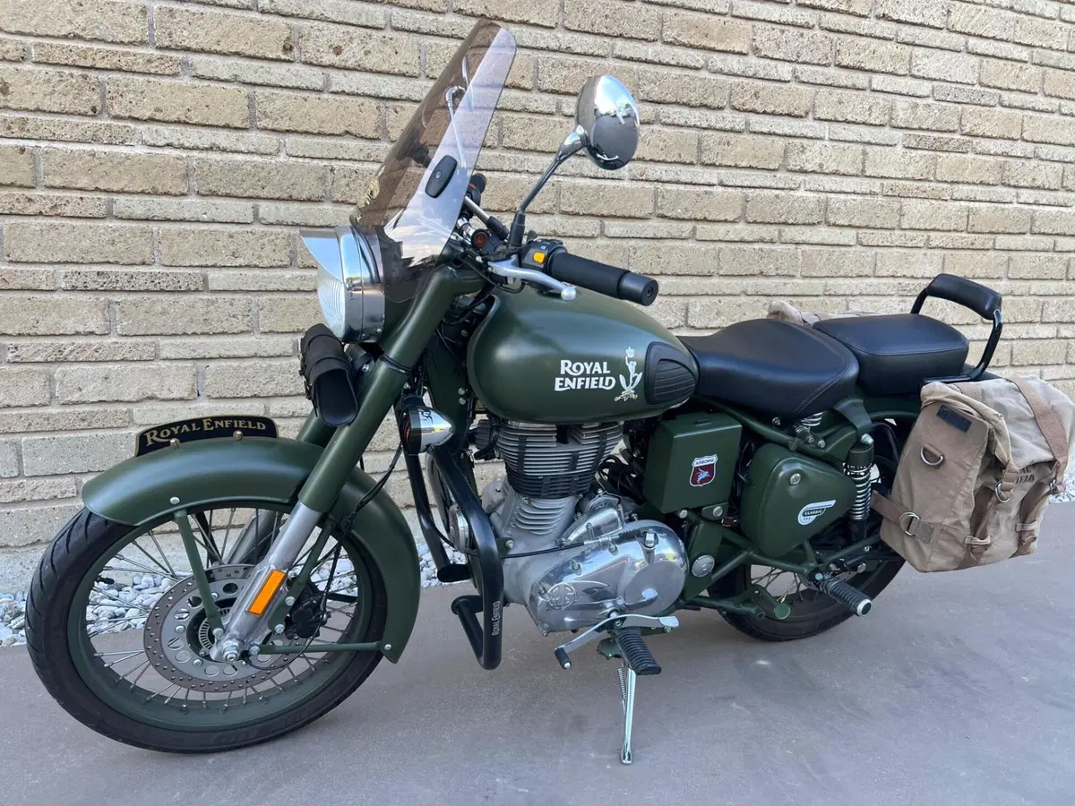 Royal Enfield Classic 500 EFI Battle Green (2017 - 20) (6)