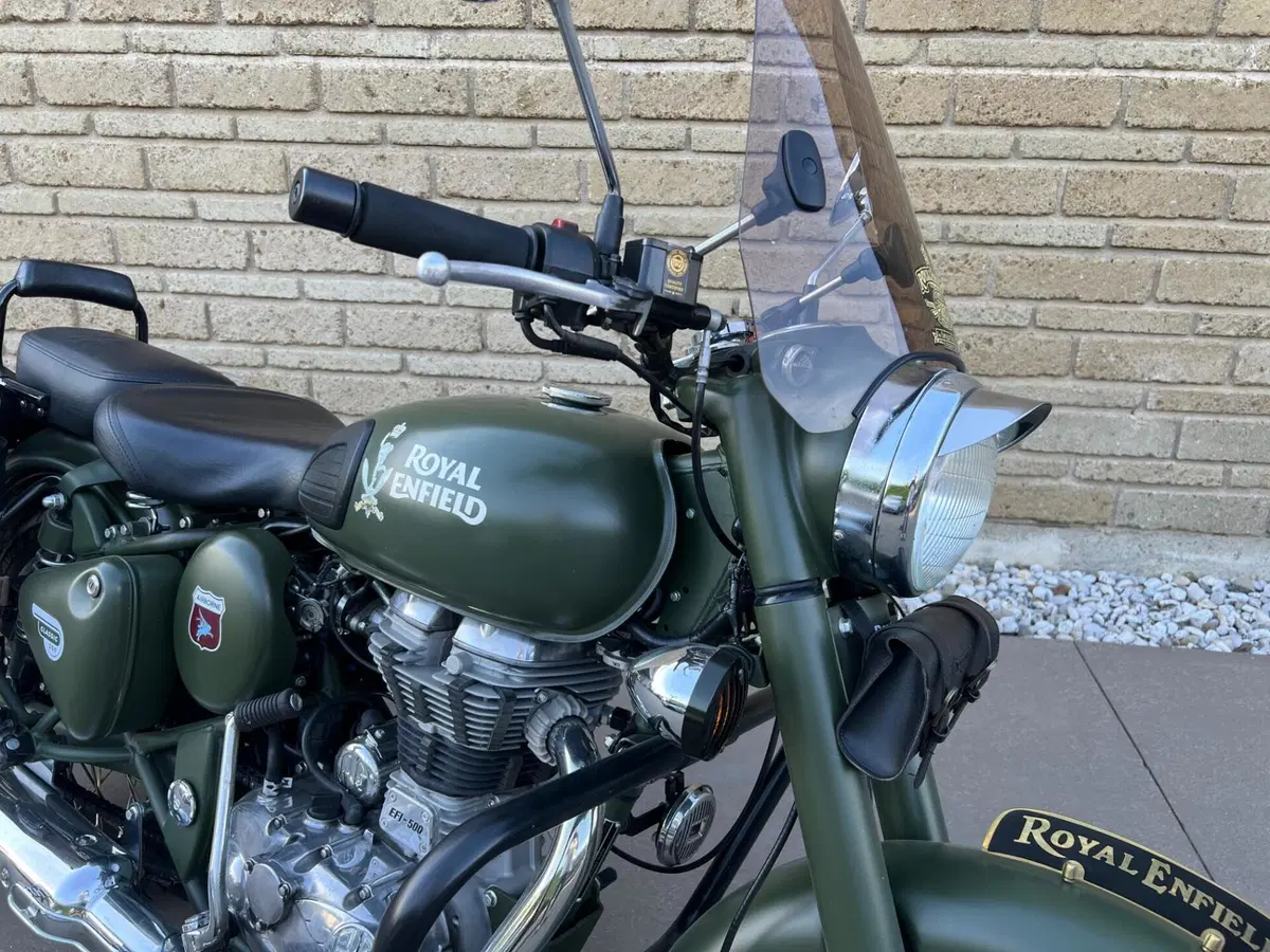 Royal Enfield Classic 500 EFI Battle Green (2017 - 20) (8)