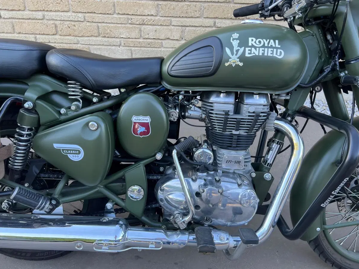 Royal Enfield Classic 500 EFI Battle Green (2017 - 20) (11)