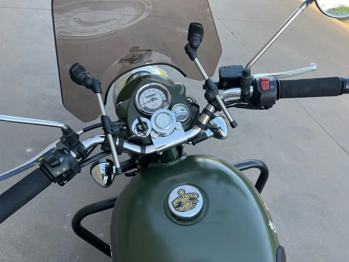 Royal Enfield Classic 500 EFI Battle Green (2017 - 20) (13)