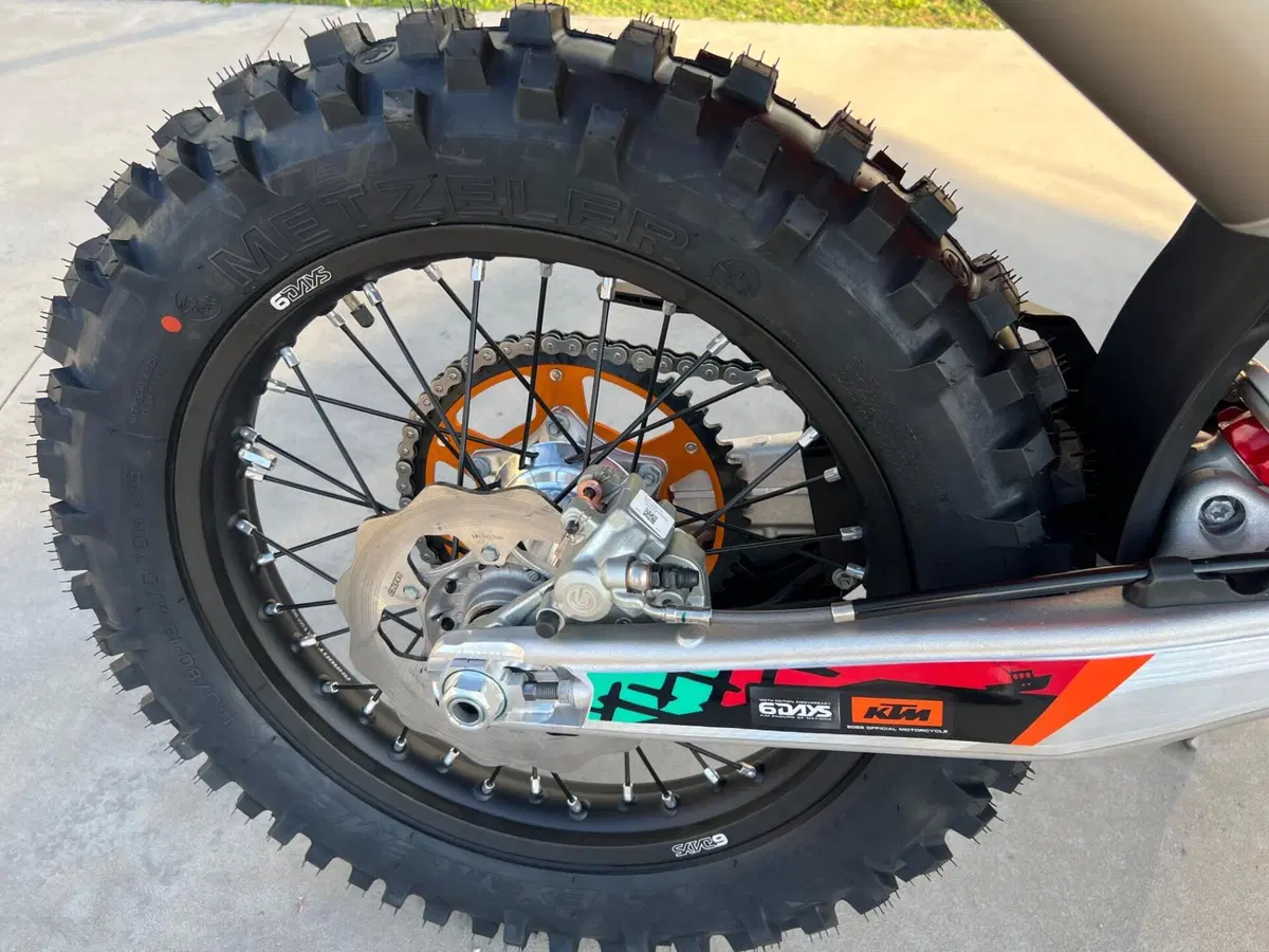 KTM 450 EXC-F 6Days (2027) (6)