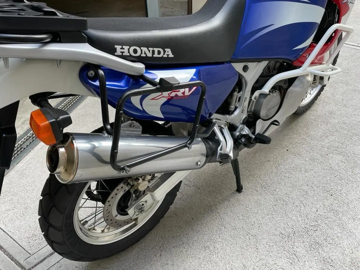 Honda Africa Twin XRV 750 (1996 - 02) (5)