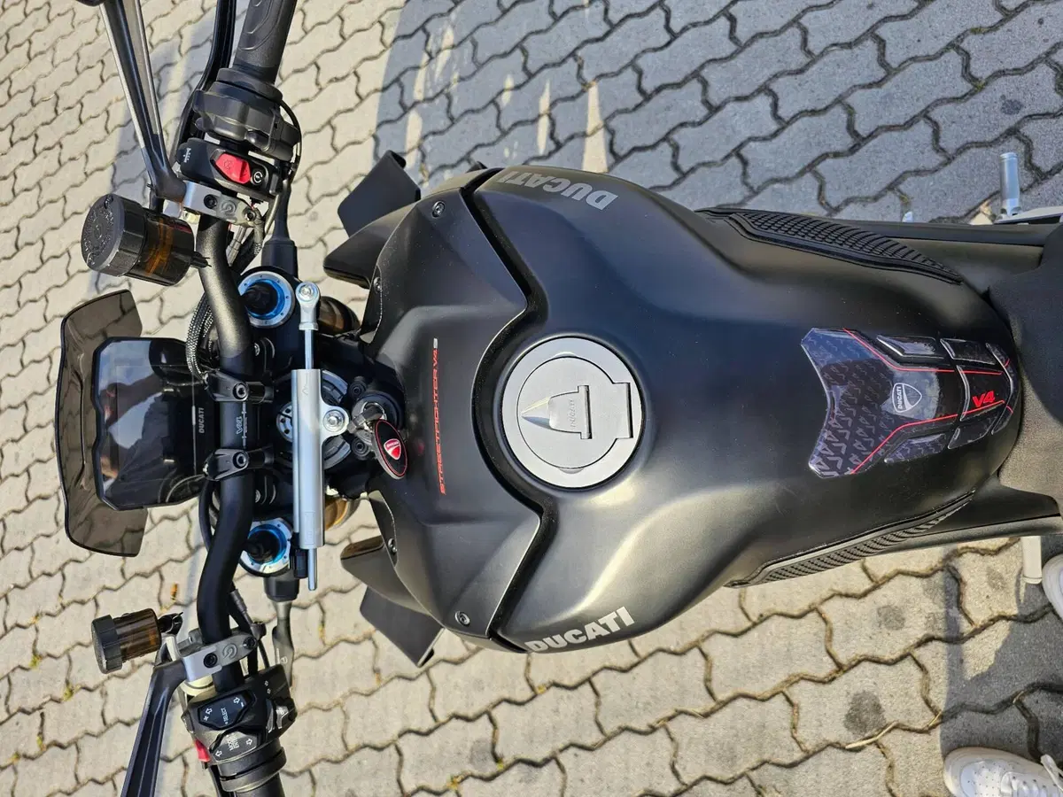 Ducati Streetfighter V4 1100 S (2021 - 22) (5)