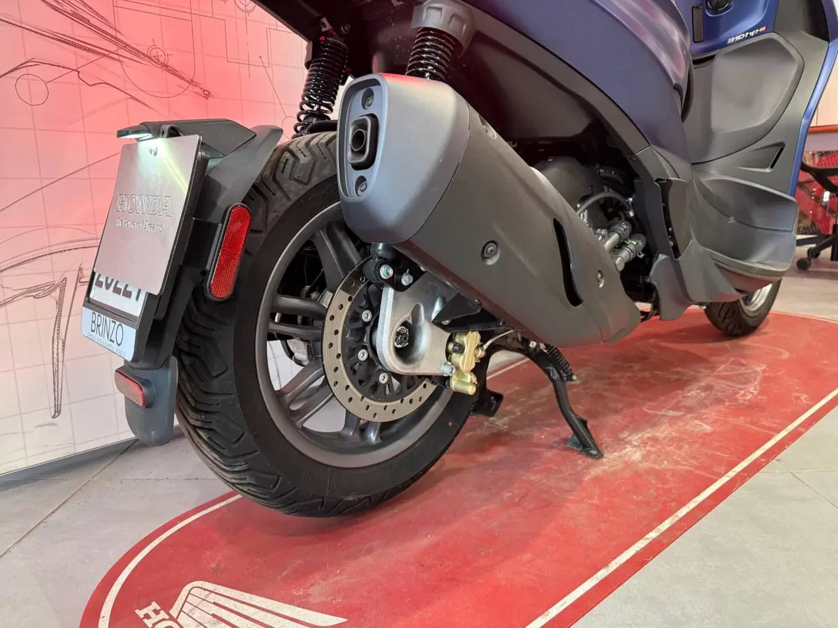Piaggio Beverly 310 S (2025 - 26) (9)