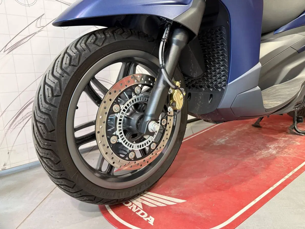 Piaggio Beverly 310 S (2025 - 26) (12)