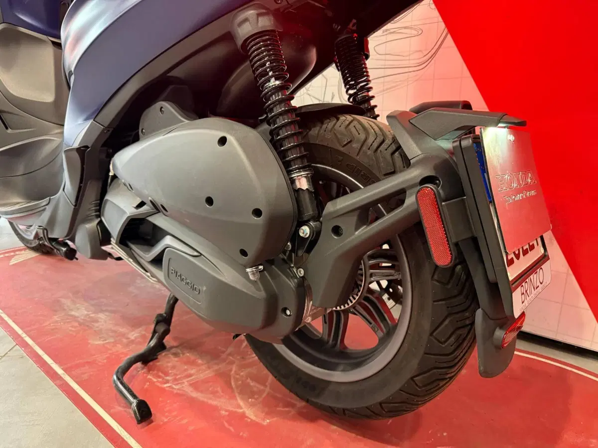 Piaggio Beverly 310 S (2025 - 26) (10)