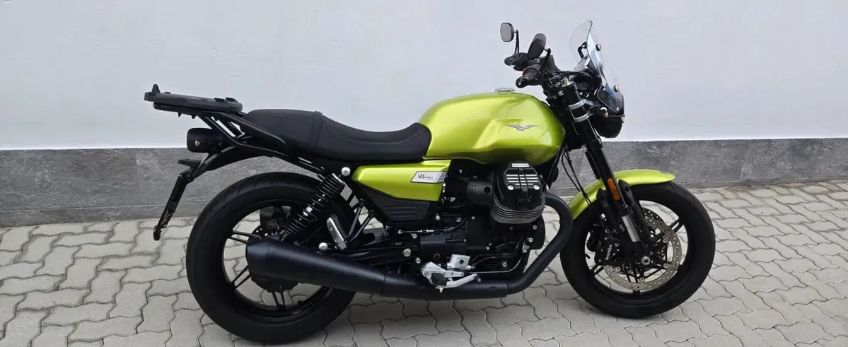 Moto Guzzi V7 Sport (2025 - 26) (2)