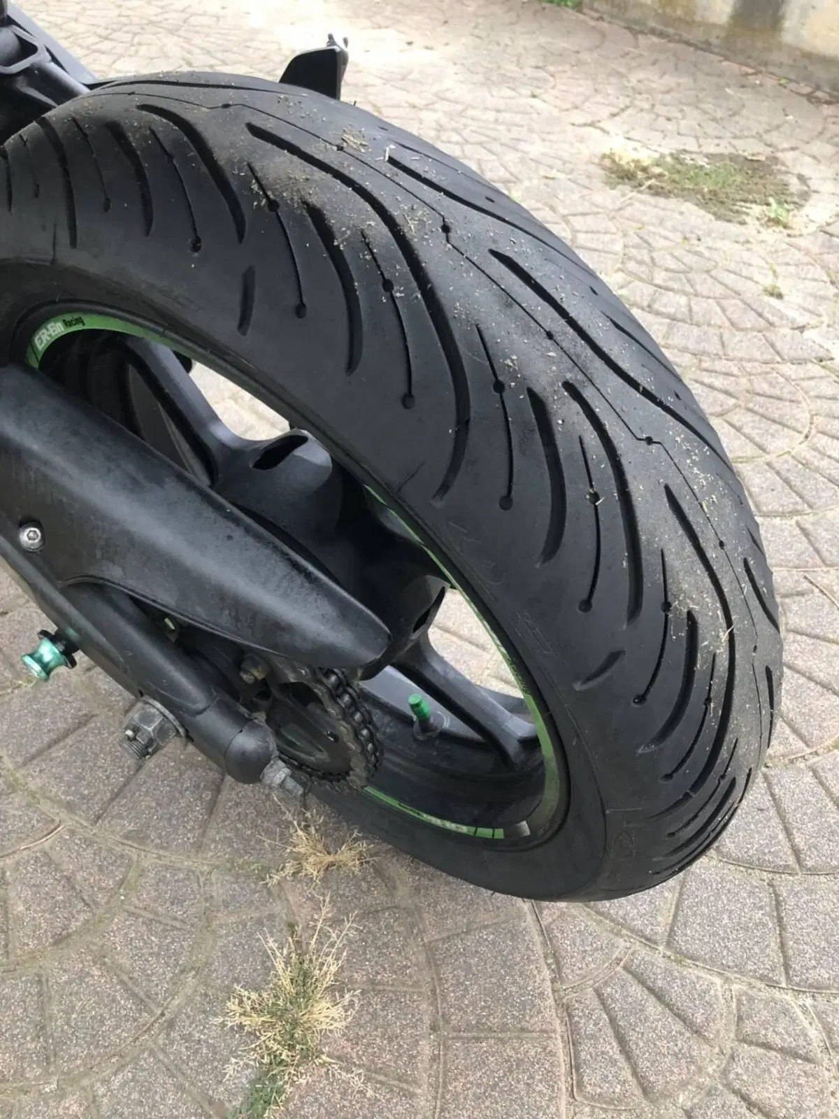 Kawasaki ER-6N (2005 - 08) (3)