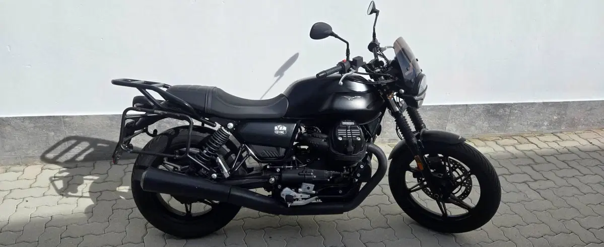 Moto Guzzi V7 Stone (2021 - 24) (2)