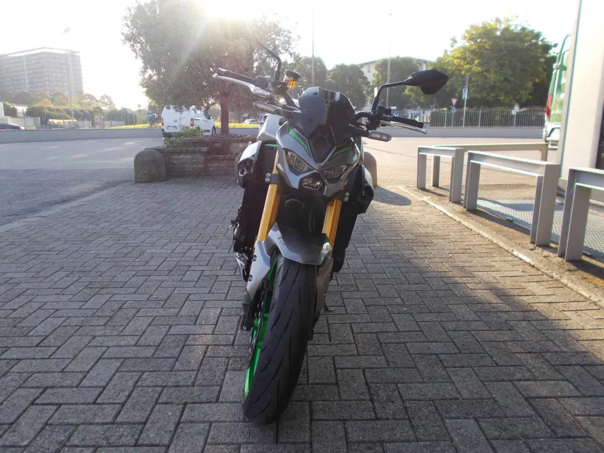 Kawasaki Z 900 SE (2025 - 27) (2)
