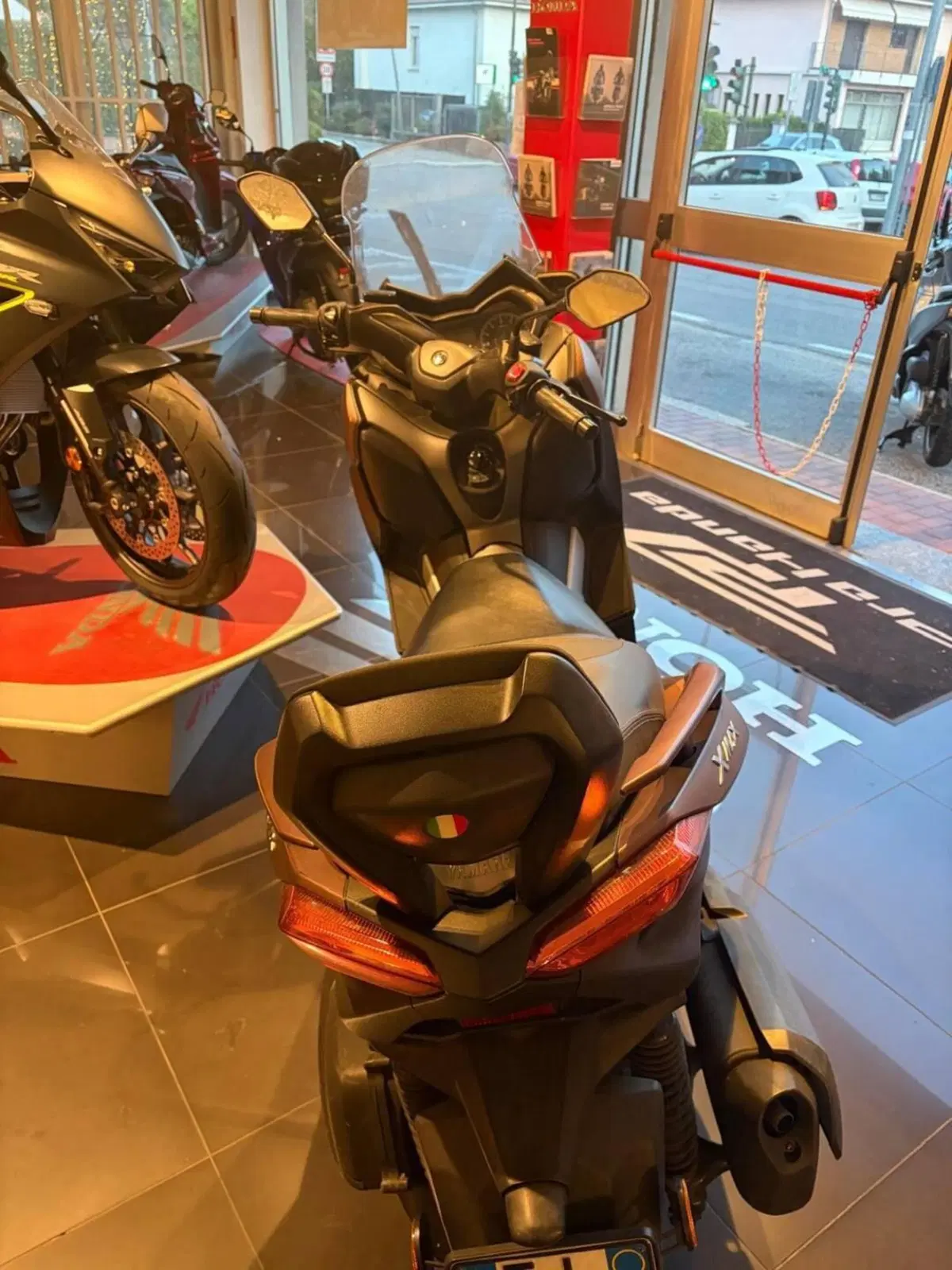 Yamaha X-Max 300 ABS (2017 - 20) (2)