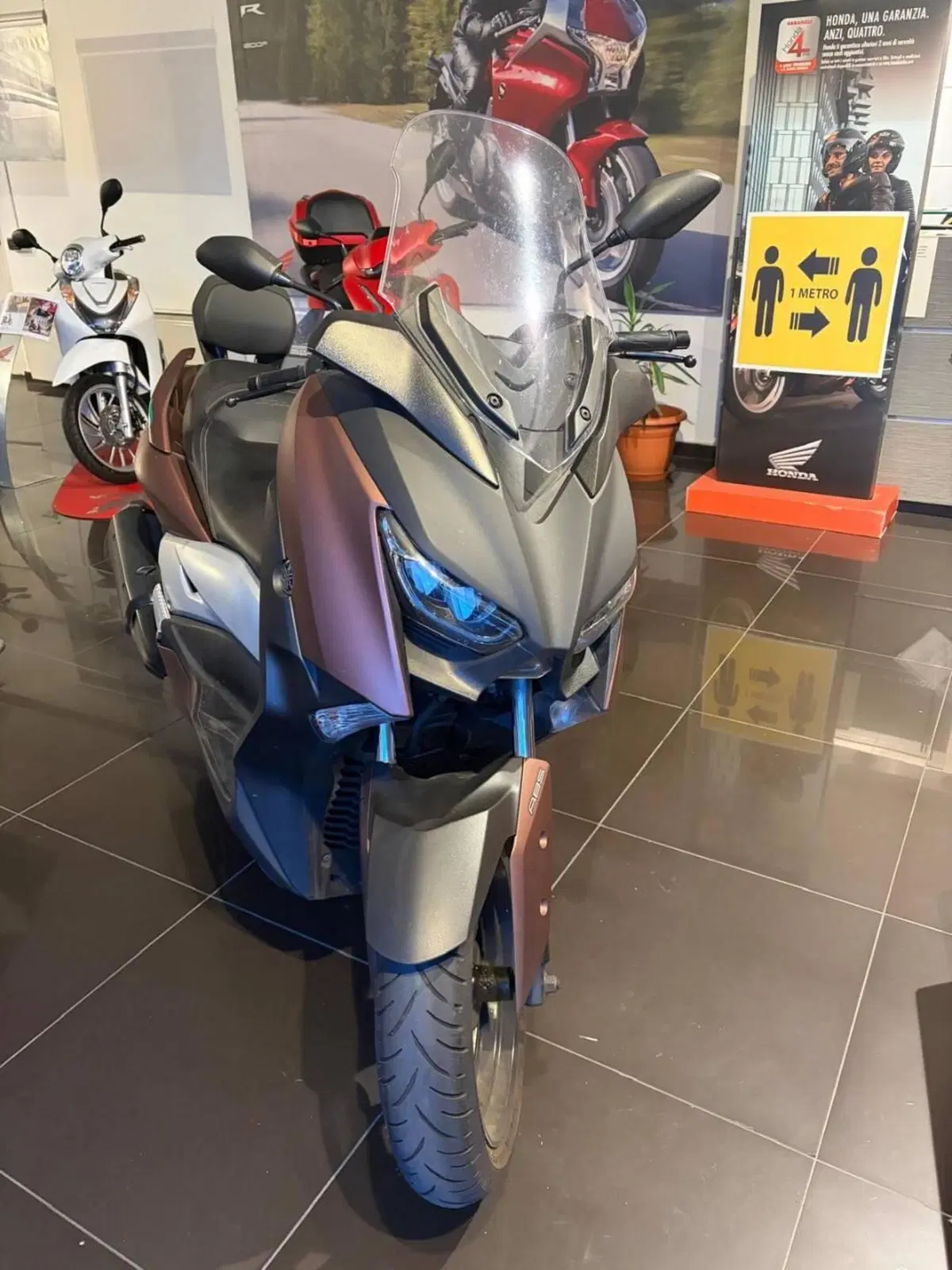 Yamaha X-Max 300 ABS (2017 - 20) (4)