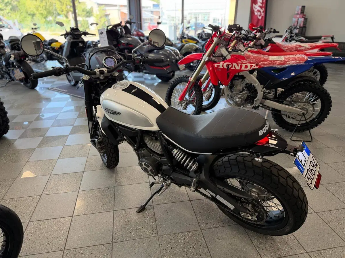 Ducati Scrambler 800 Classic (2017 - 18) (4)