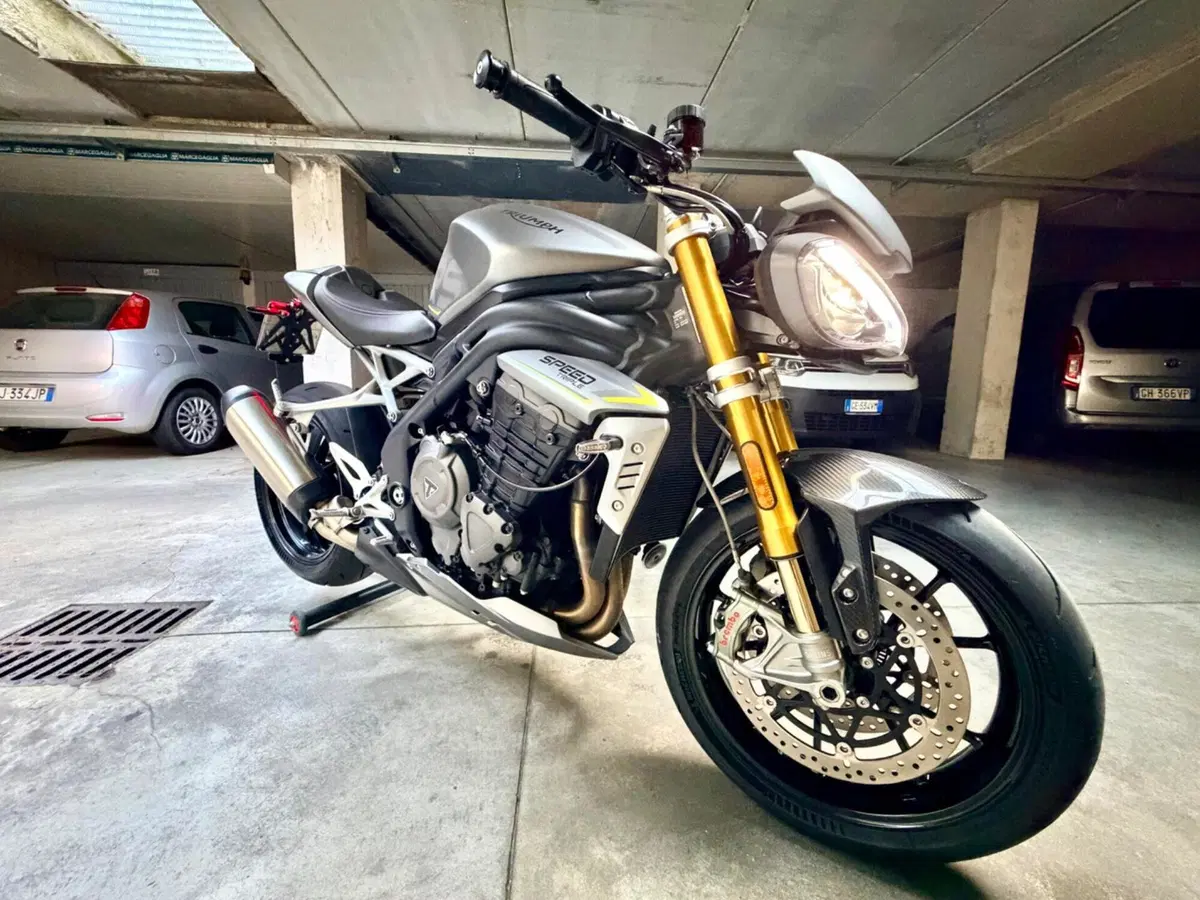 Triumph Speed Triple 1200 RS (2021 - 24) (2)