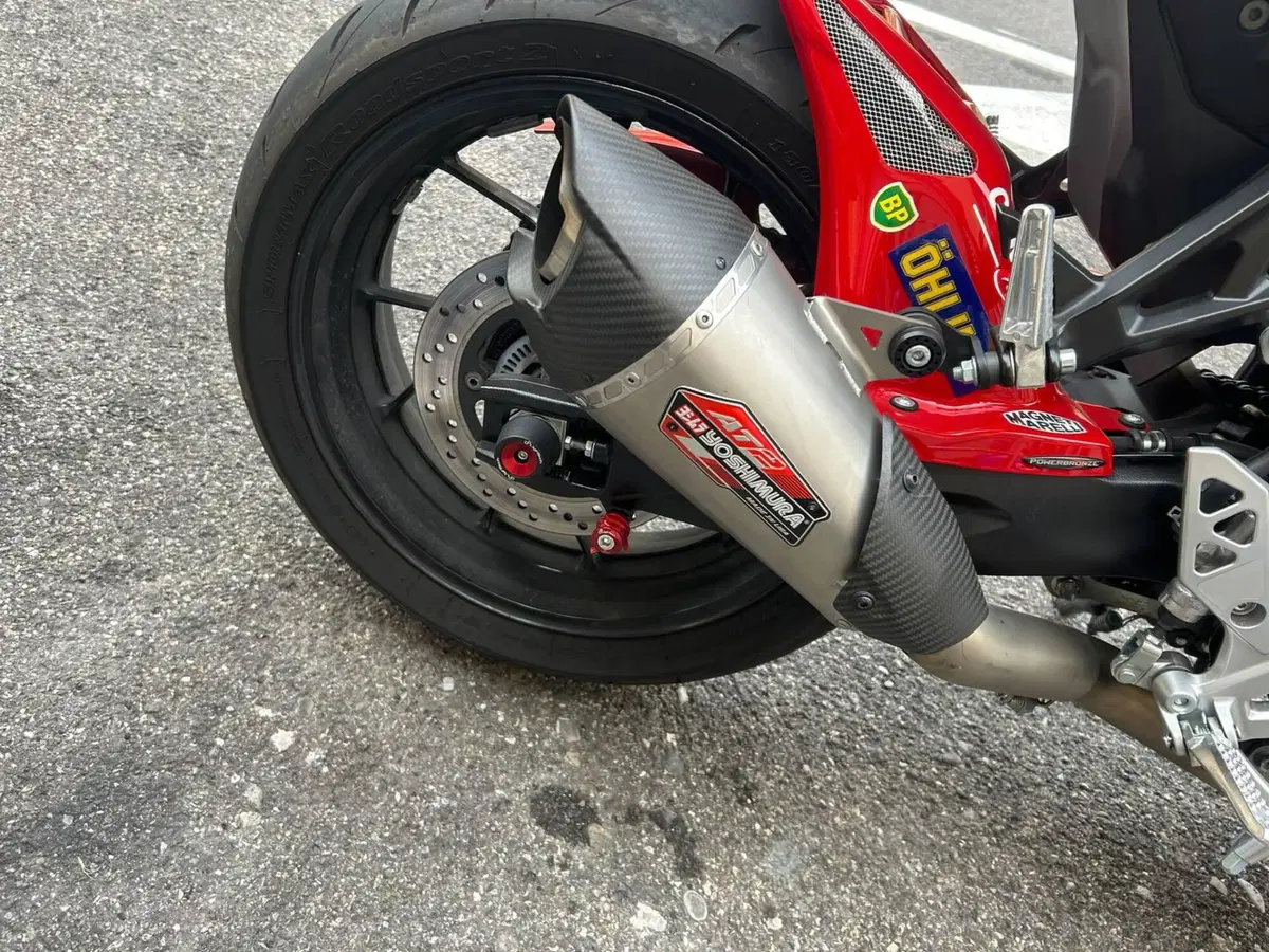 Suzuki GSX-8R Legend Edition (2024) (4)