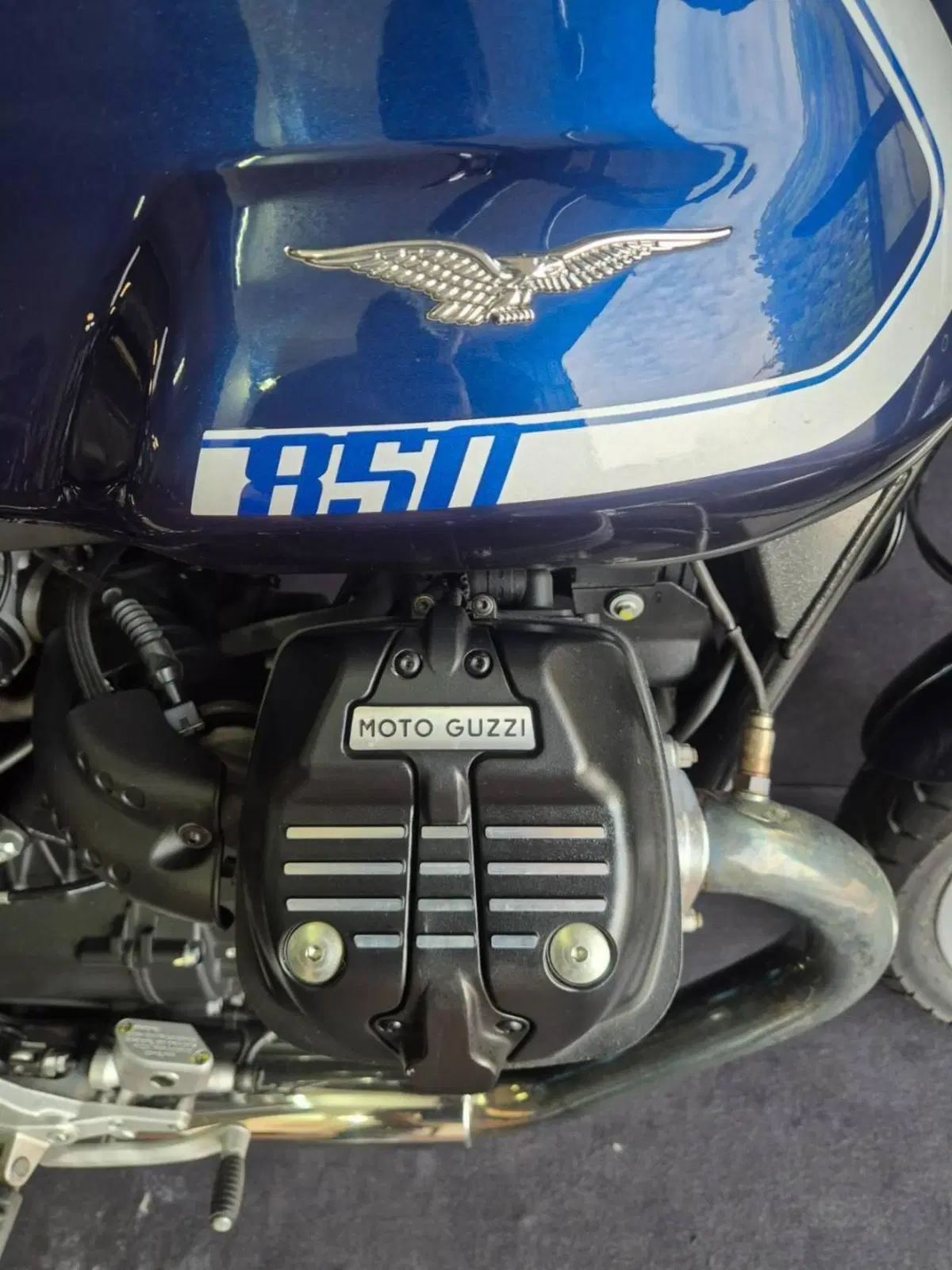 Moto Guzzi V7 Special (2021 - 24) (6)