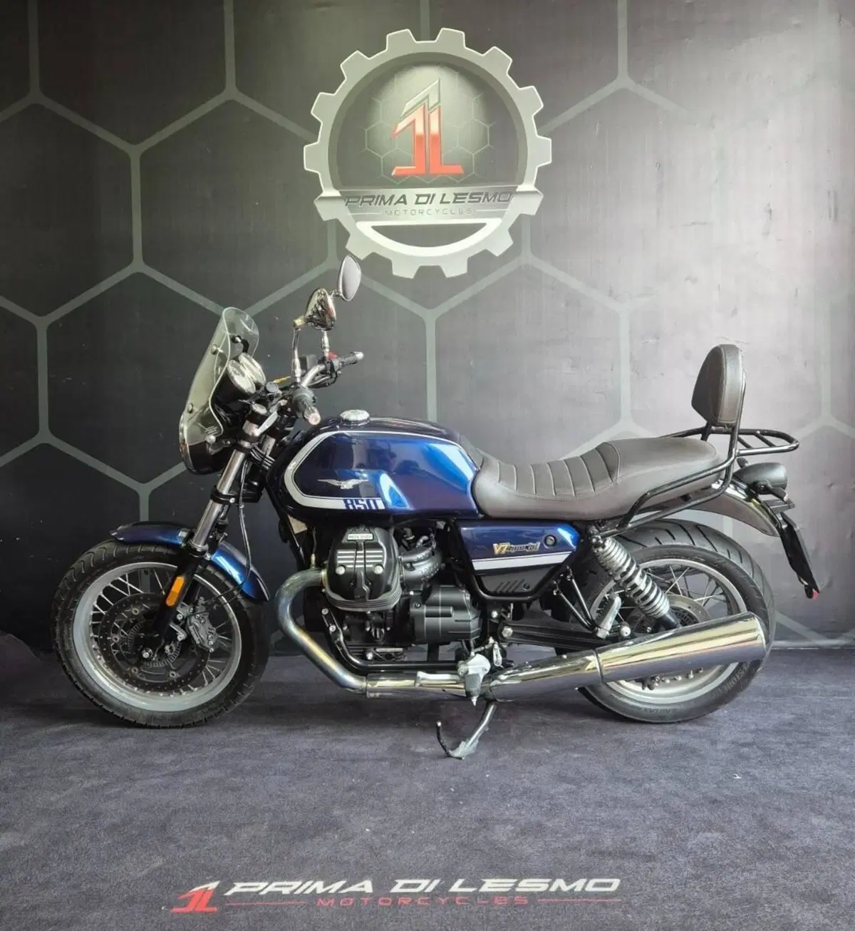 Moto Guzzi V7 Special (2021 - 24) (2)