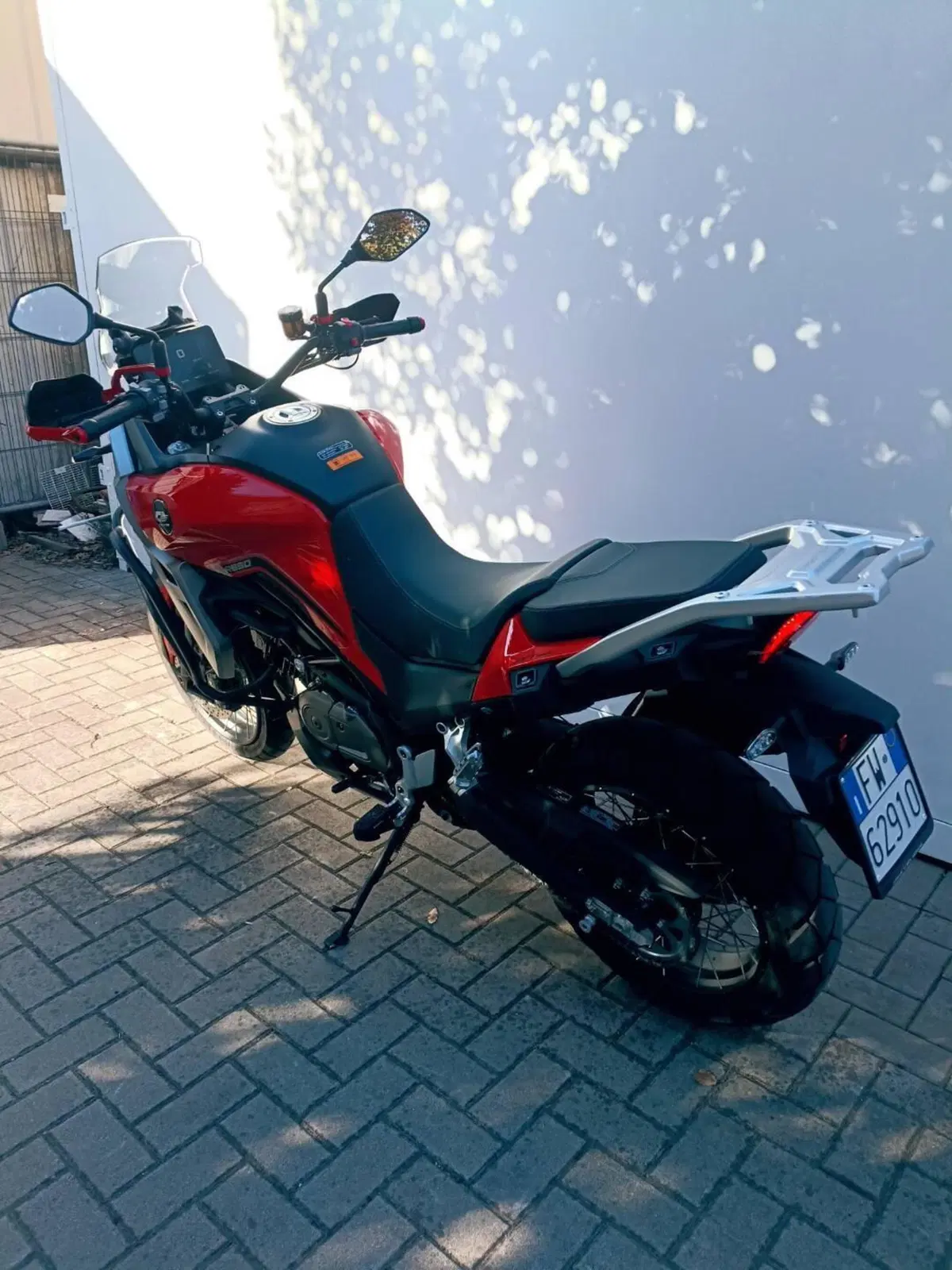 QJ Motor SVT 650 X (2025 - 26) (3)
