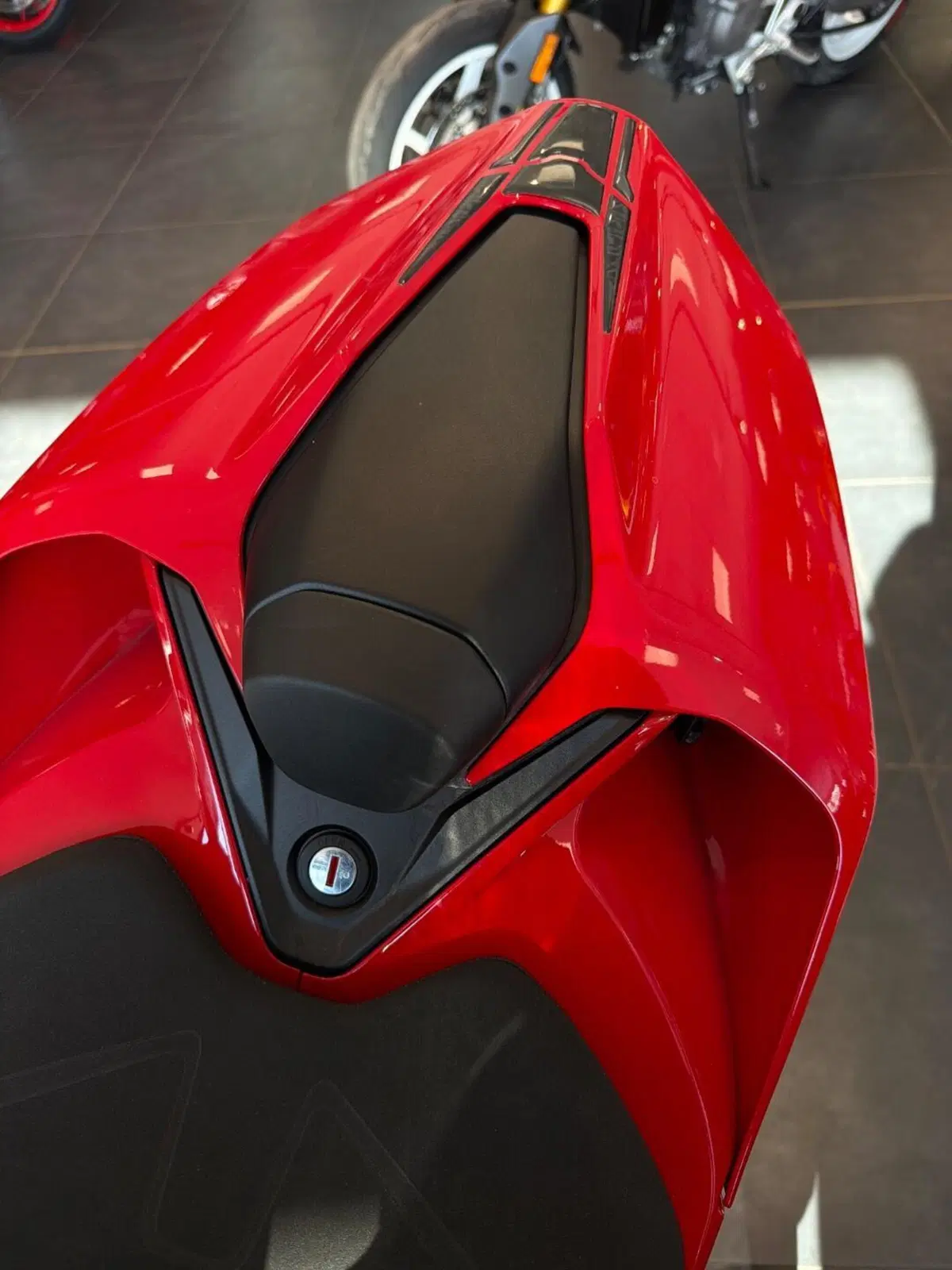 Ducati Panigale V2 S (2025 - 26) (8)