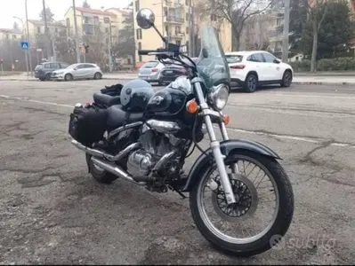 Suzuki VL 250 Intruder usata