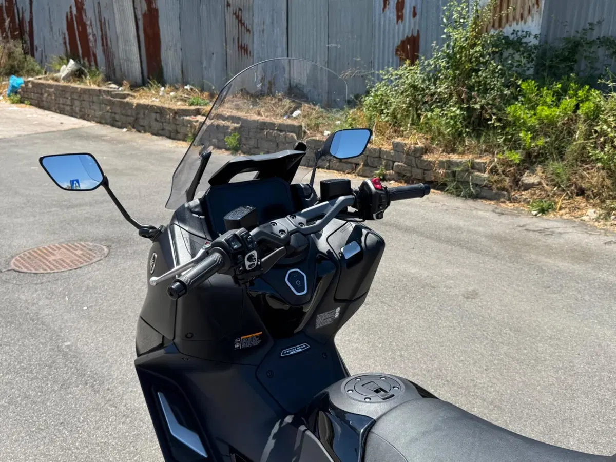 Yamaha T-Max 560 (2022 - 24)