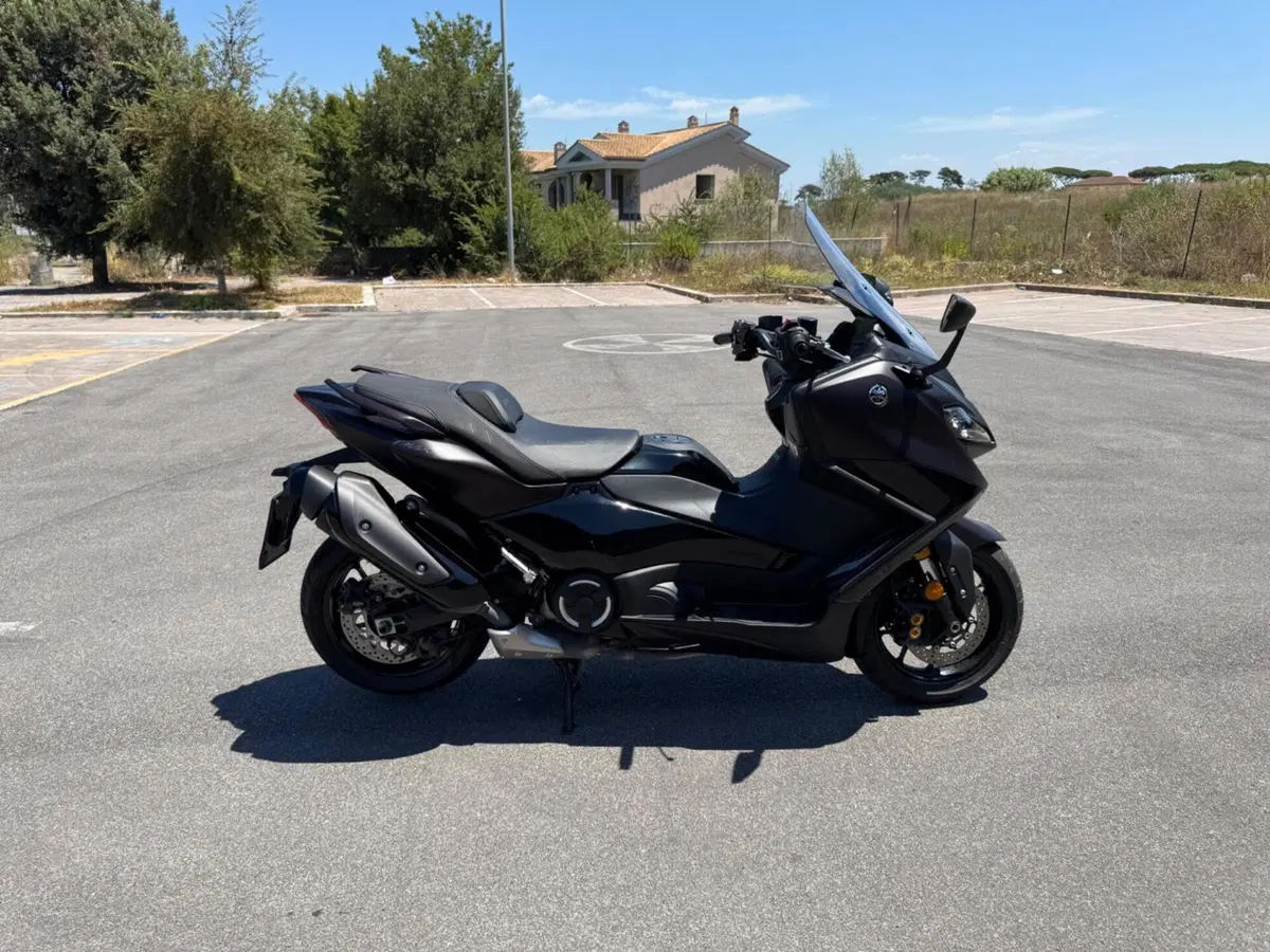 Yamaha T-Max 560 (2022 - 24) (5)