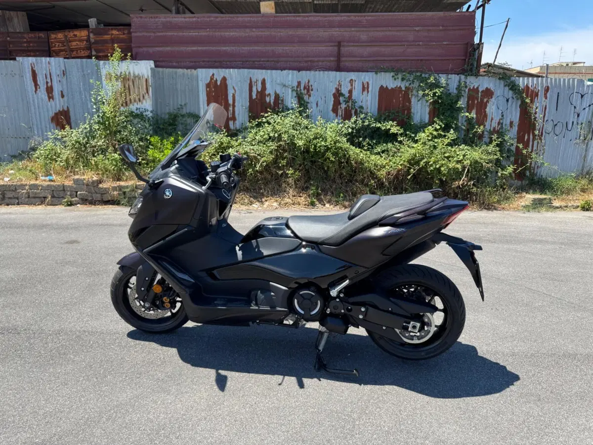 Yamaha T-Max 560 (2022 - 24) (8)