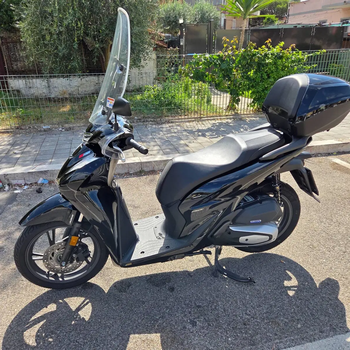 Honda SH 150i (2024 - 25) (2)